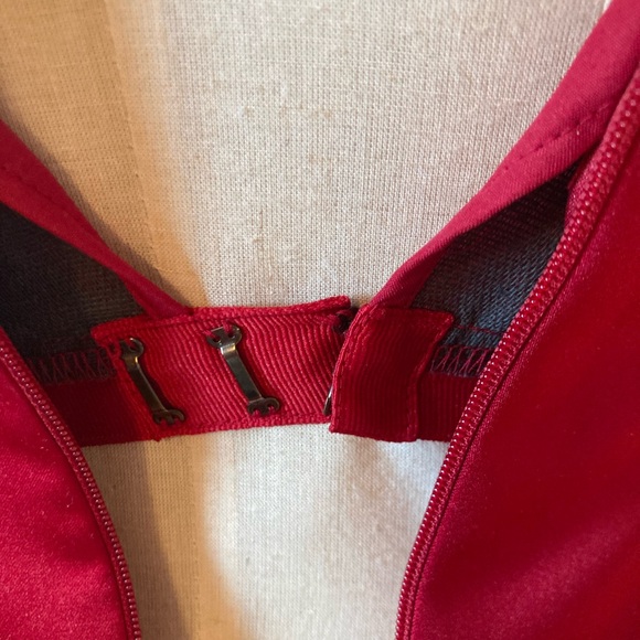 David’s Bridal | Women’s Red Strapless Formal Dress size 2 - Picture 6 of 17